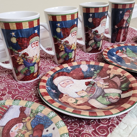 Vintage Certified International Set 4 Holiday Plates and 4 Christmas Santa Mugs - Picture 10 of 16